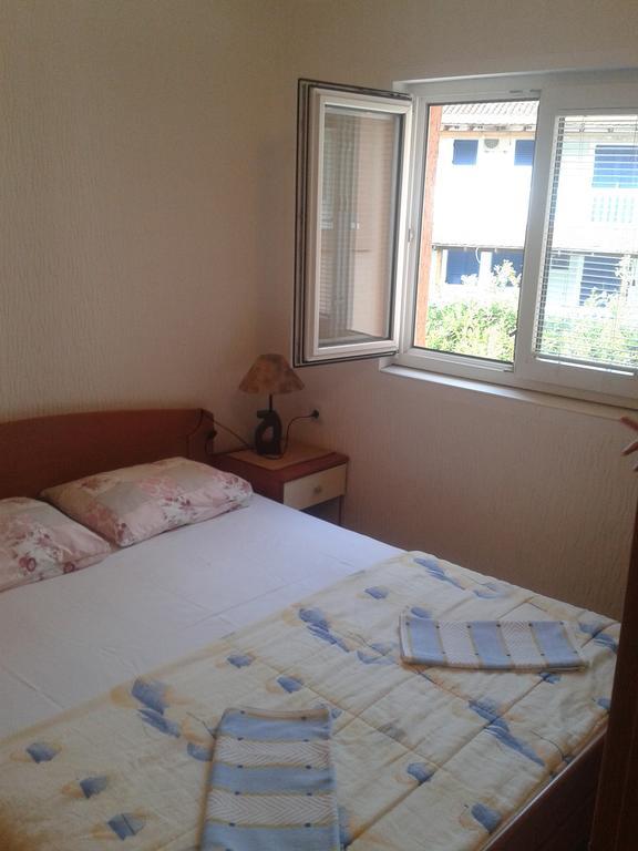 Guesthouse Lautasevic Petrovac na moru Exterior foto