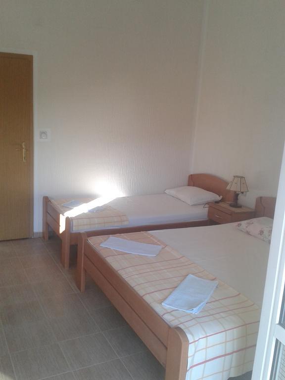 Guesthouse Lautasevic Petrovac na moru Exterior foto