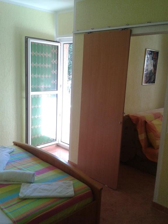 Guesthouse Lautasevic Petrovac na moru Exterior foto