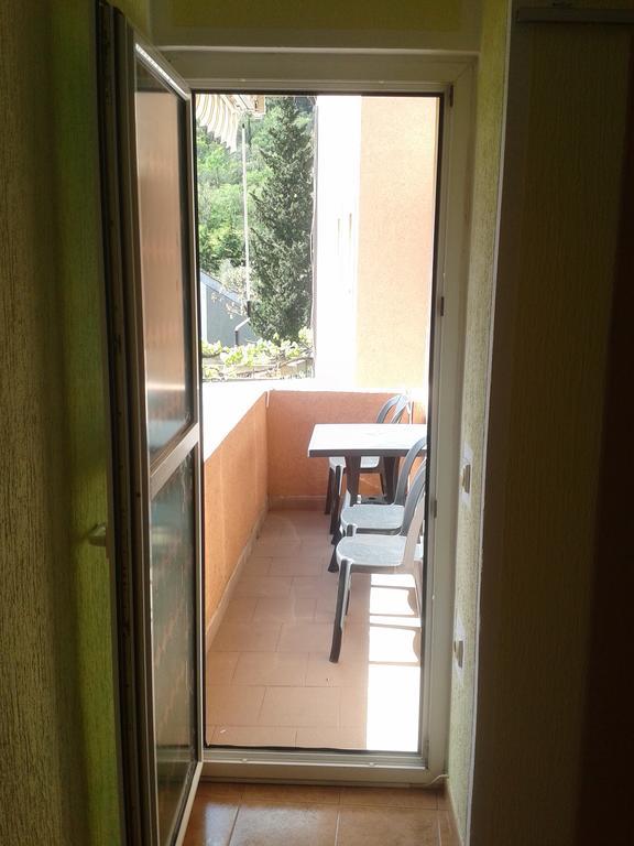 Guesthouse Lautasevic Petrovac na moru Exterior foto