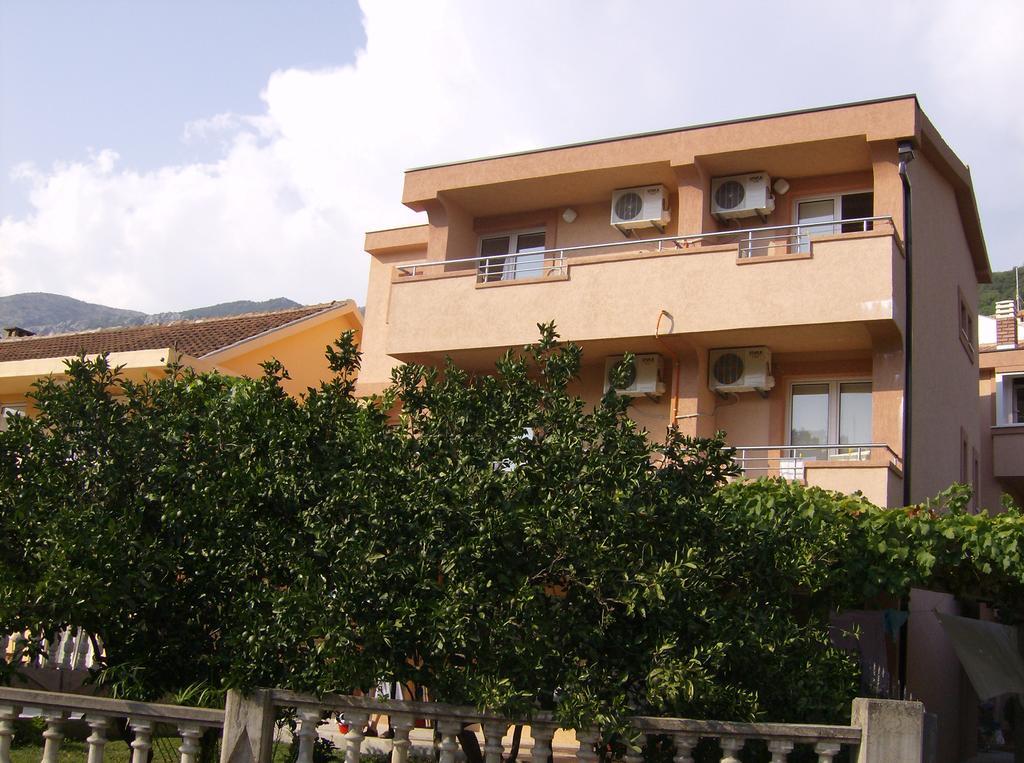 Guesthouse Lautasevic Petrovac na moru Exterior foto