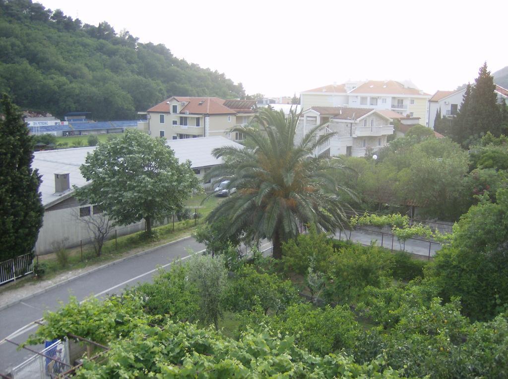 Guesthouse Lautasevic Petrovac na moru Exterior foto